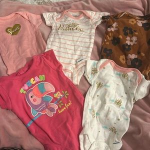 Newborn baby girl onise lot